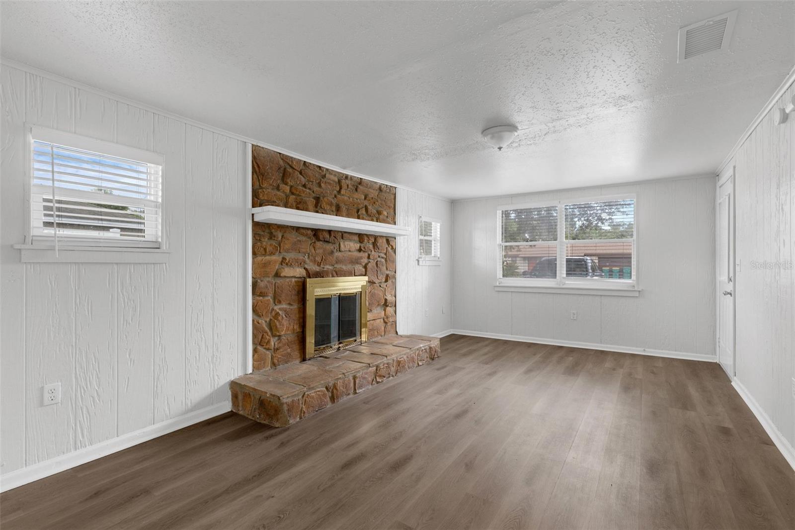 203 E Lakeview Ave Property Photo 7