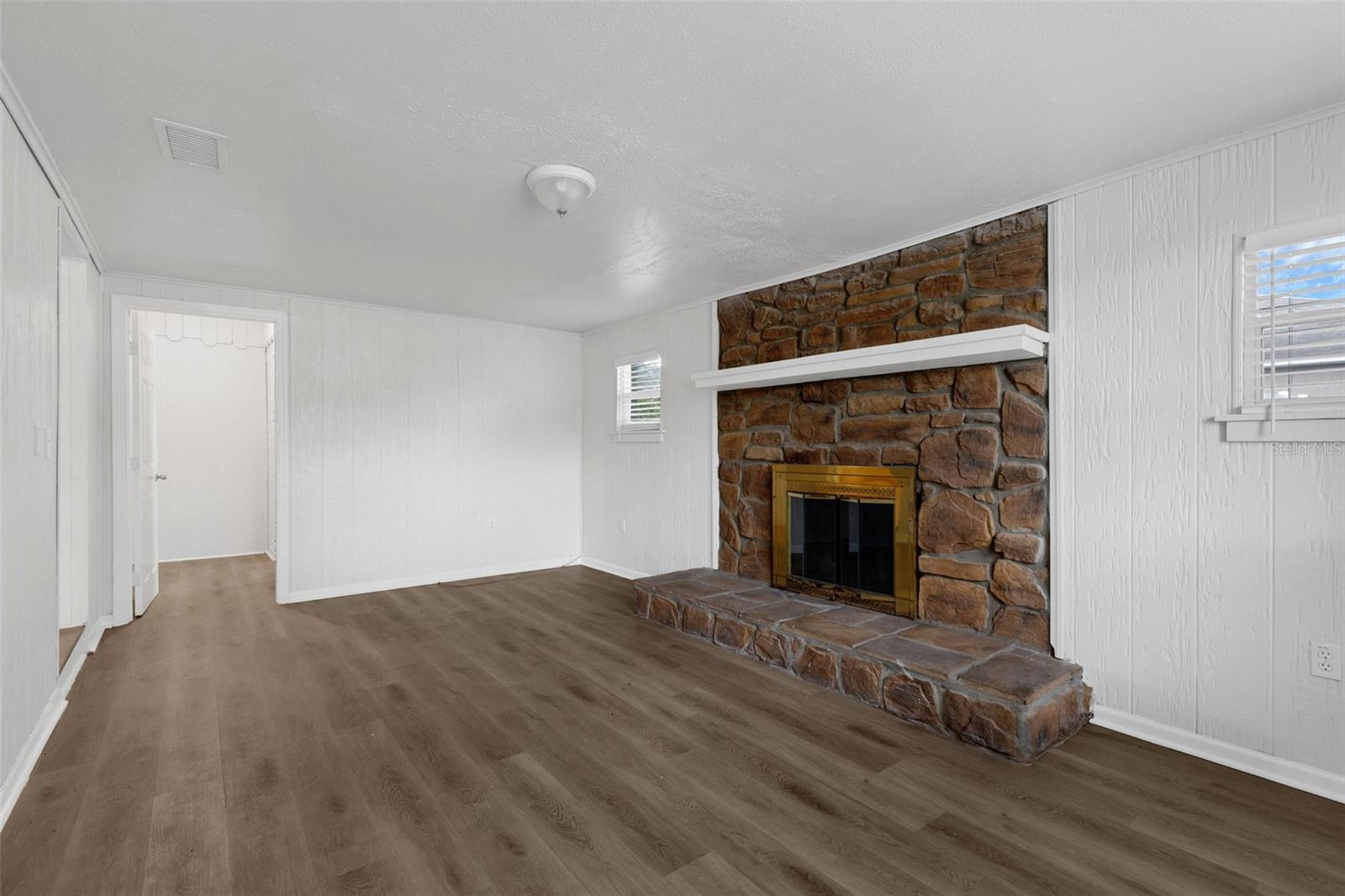 203 E Lakeview Ave Property Photo 8