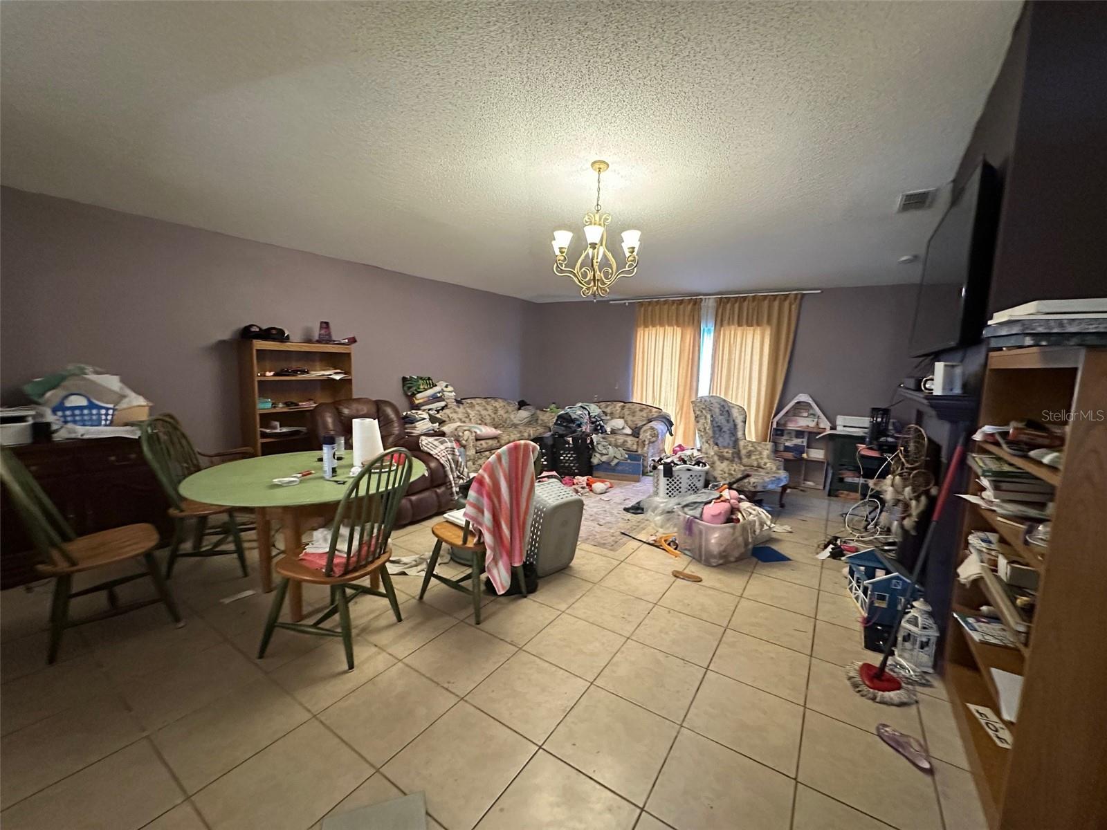 1909 Lakeview Pl Property Photo 3