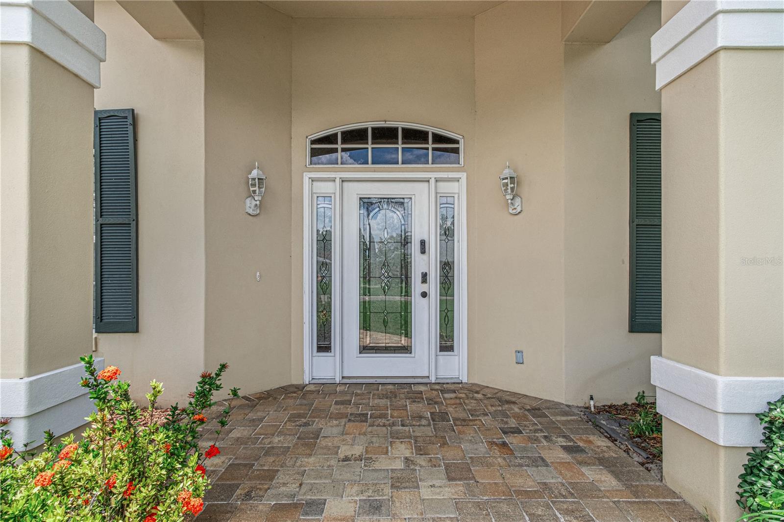 800 Sterling Chase Dr Property Photo 2