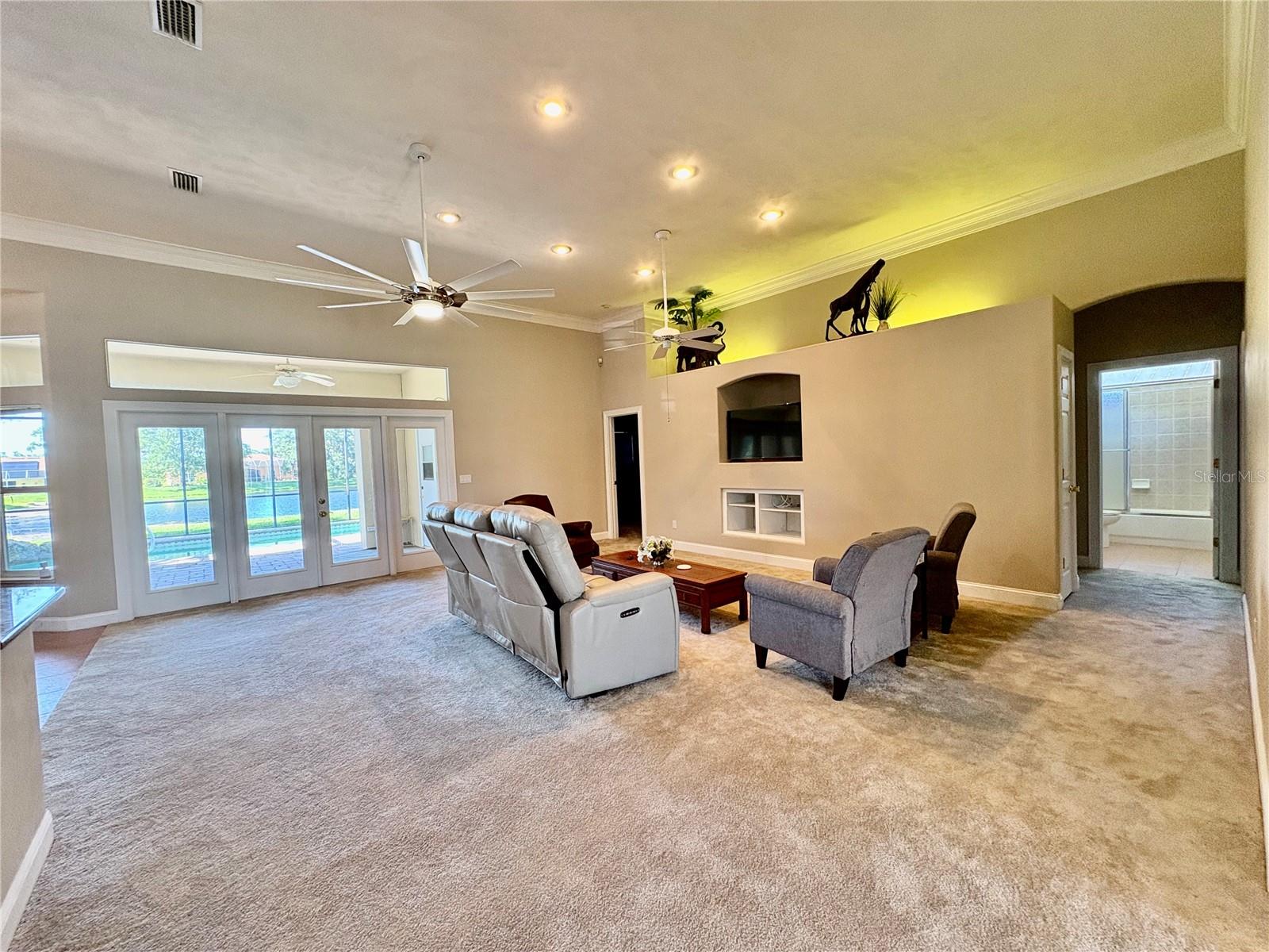 800 Sterling Chase Dr Property Photo 9