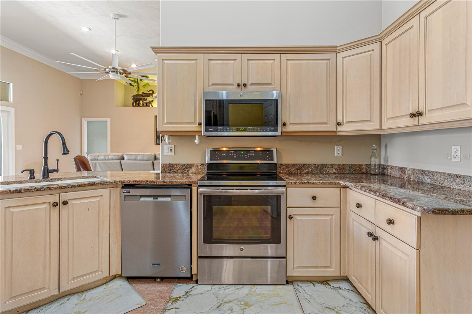 800 Sterling Chase Dr Property Photo 15