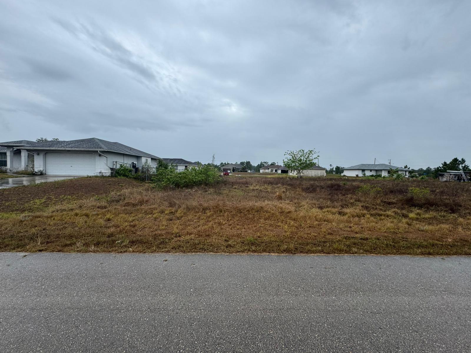 1142 Ecrue St E Property Photo 5