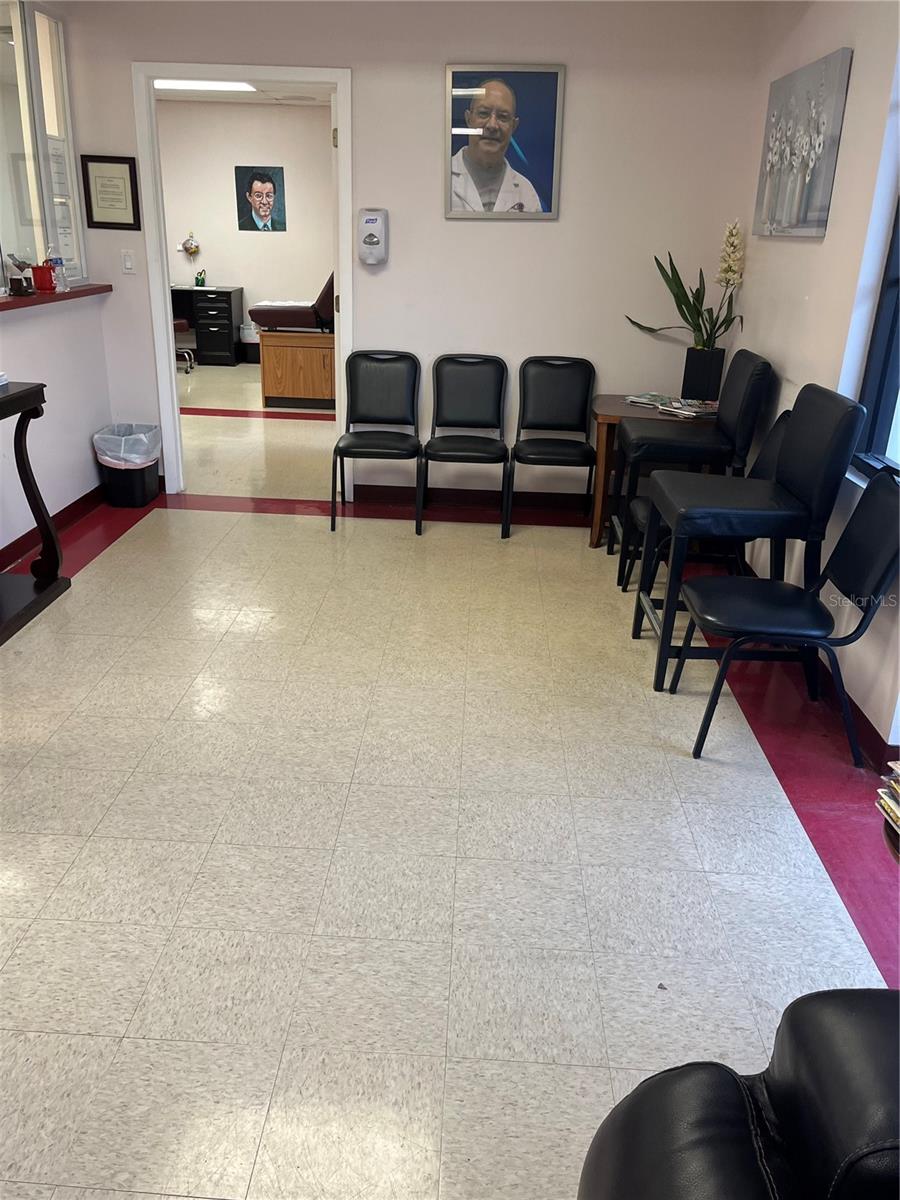 439 Nw Prima Vista Blvd #103 & 104 Property Photo 8