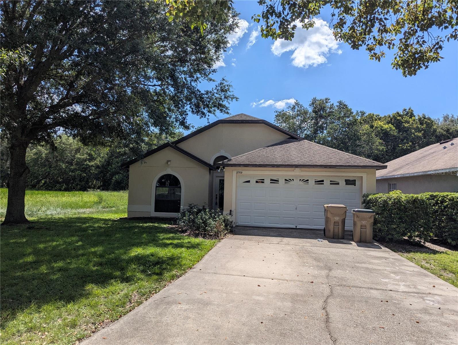 27519 Lois Dr Property Photo 1