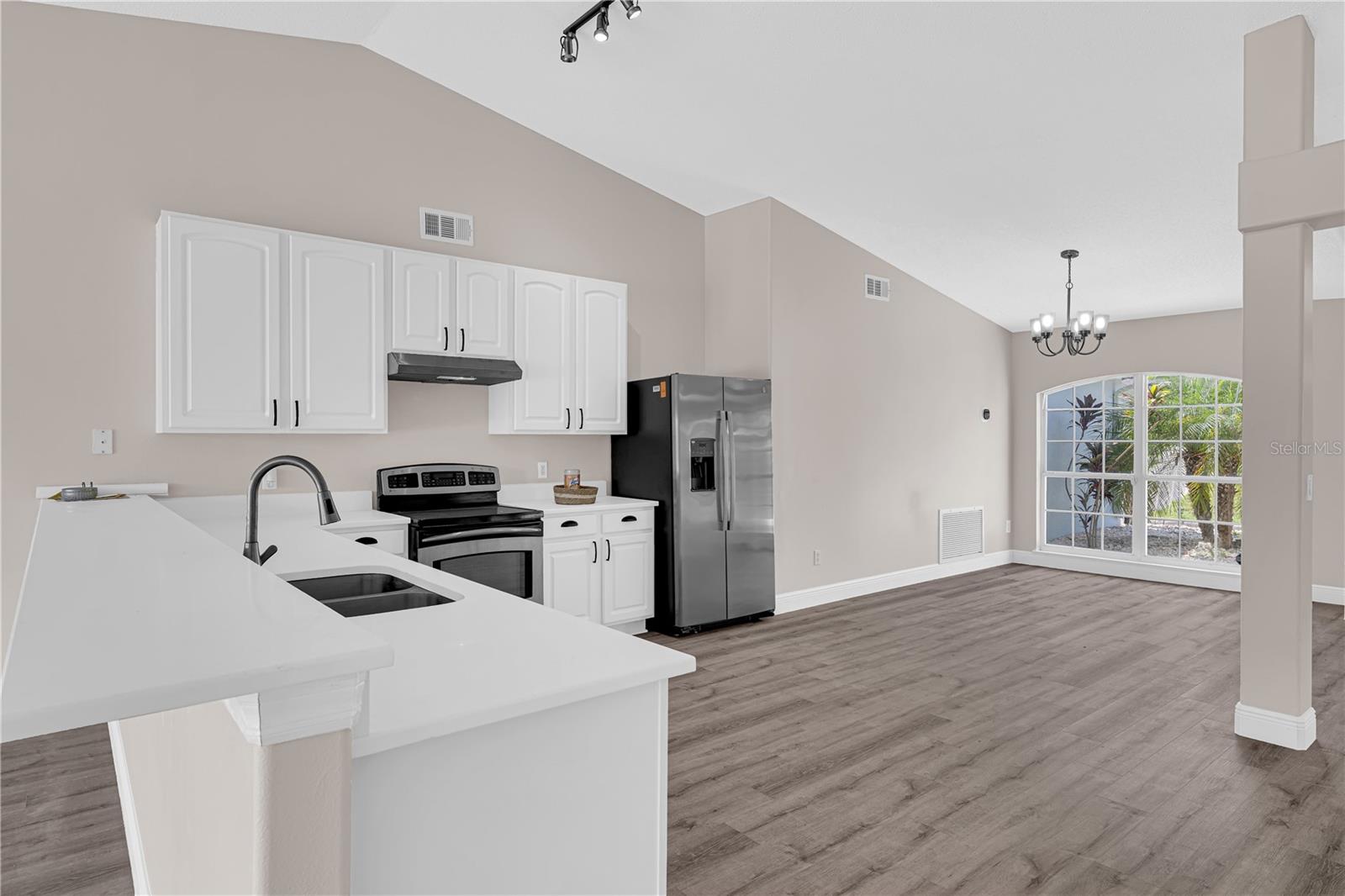 11644 Pineloch Loop Property Photo 5