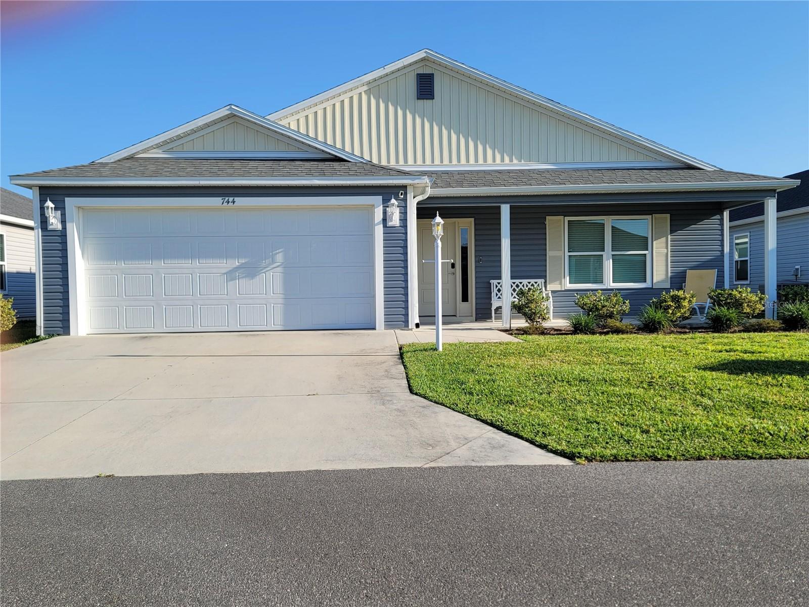 744 Barron Pl Property Photo 1