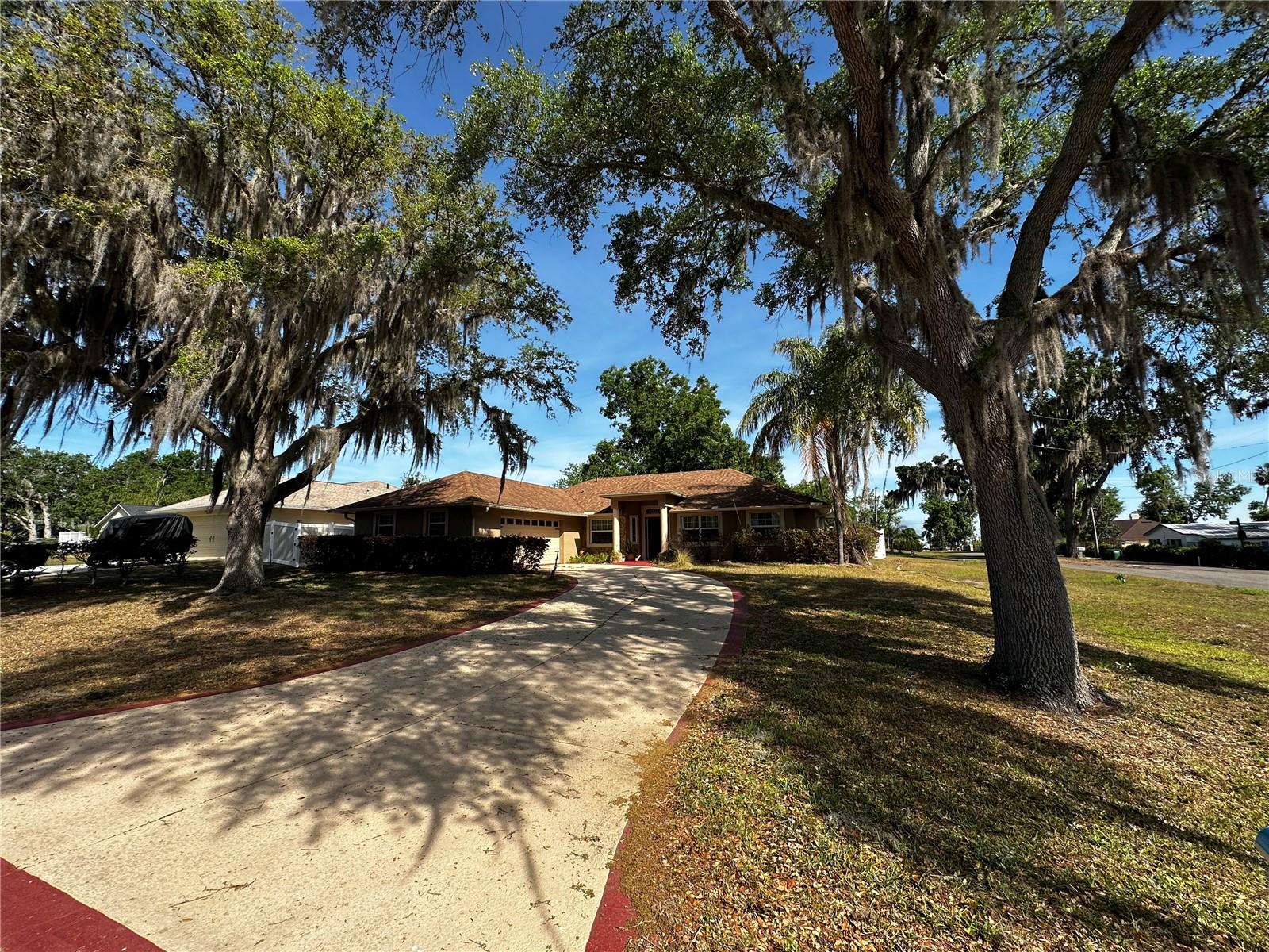 17302 2nd St Property Photo 3