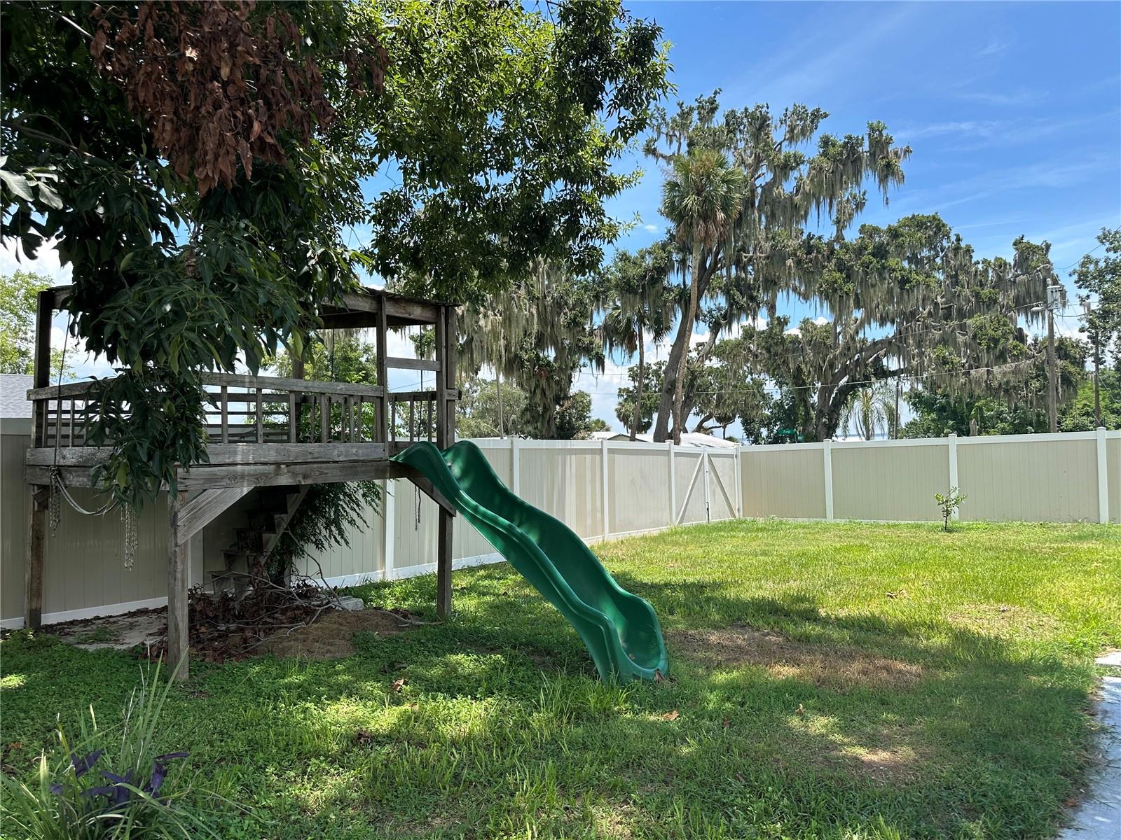 17302 2nd St Property Photo 41