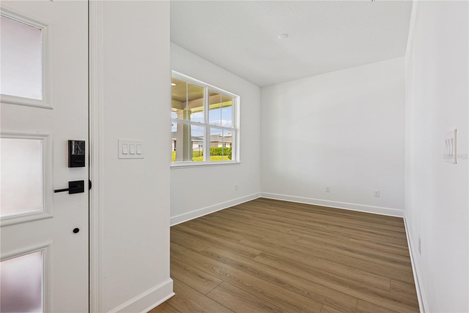 2755 Fiddle Leaf Loop Property Photo 5