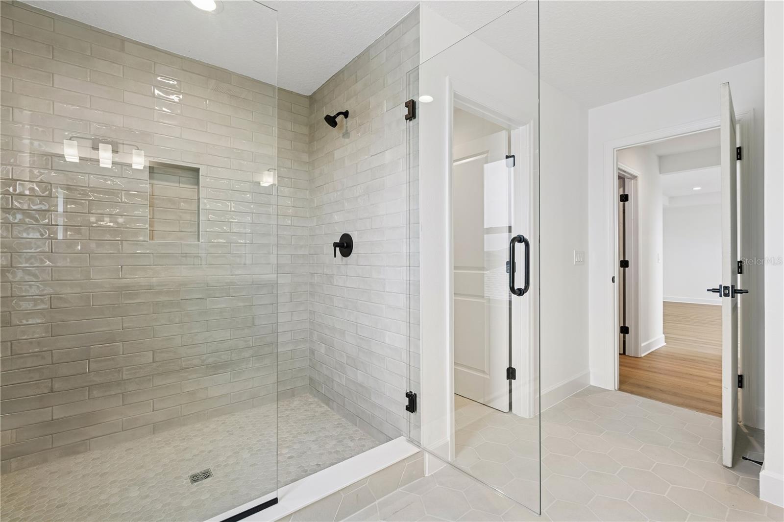 2755 Fiddle Leaf Loop Property Photo 16