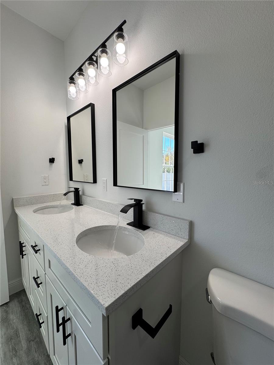 7130 N Glenridge Cir Property Photo 40