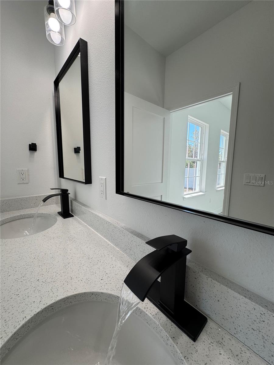 7130 N Glenridge Cir Property Photo 41