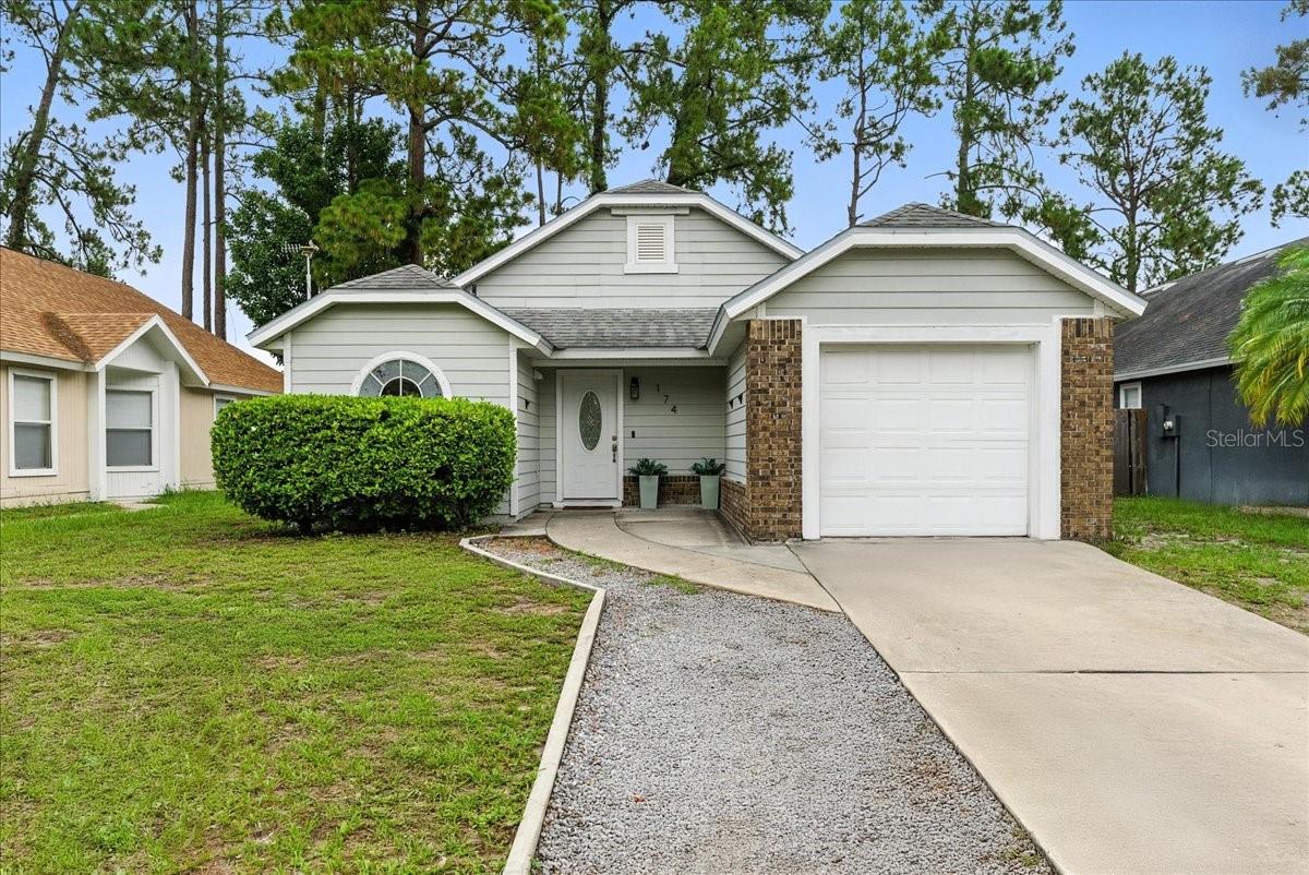 174 Edgewater Cir Property Photo 1