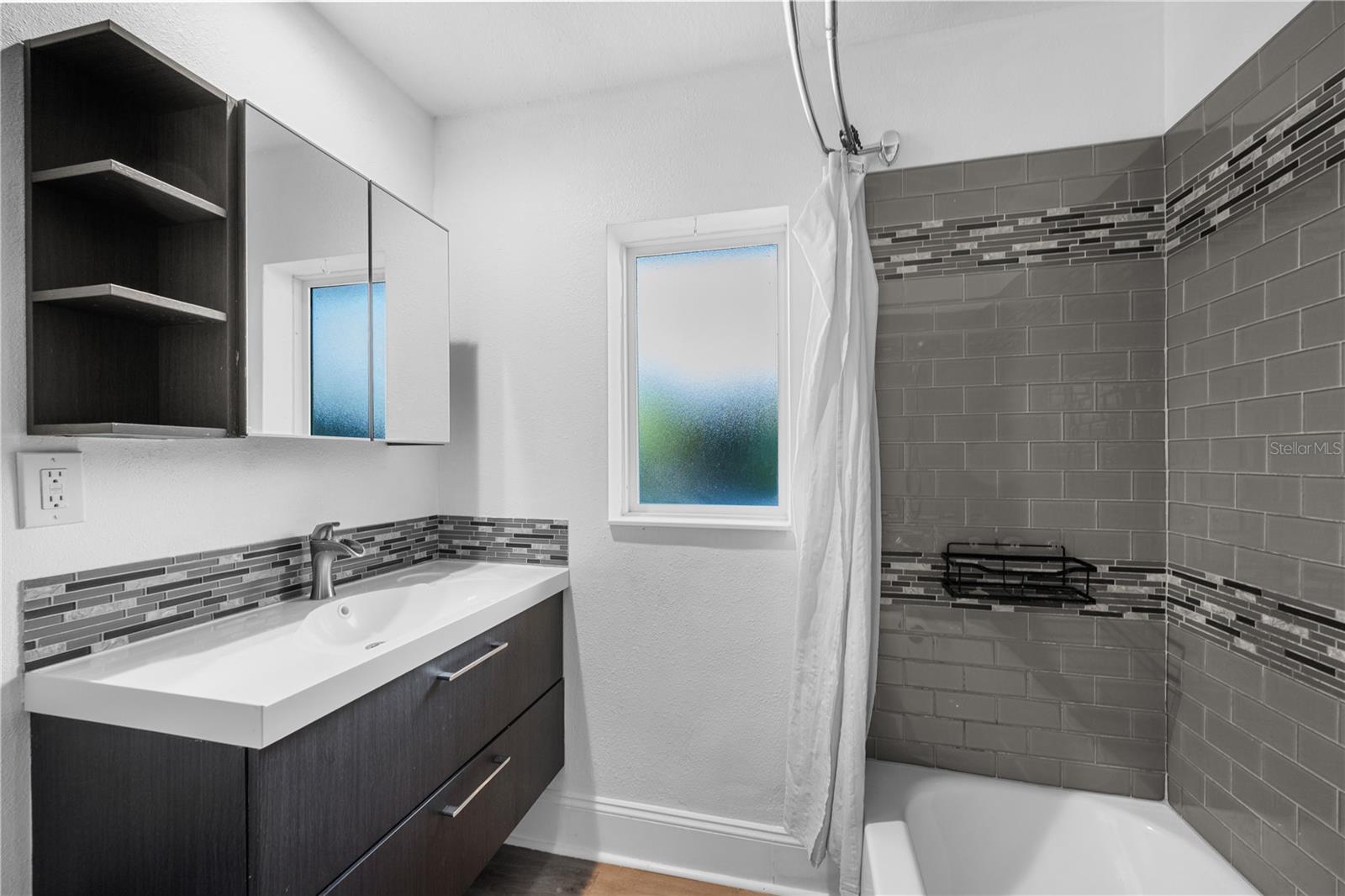 601 Oranole Rd Property Photo 27