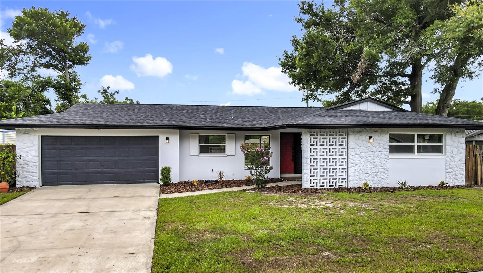 209 Whippoorwill Dr Property Photo 1