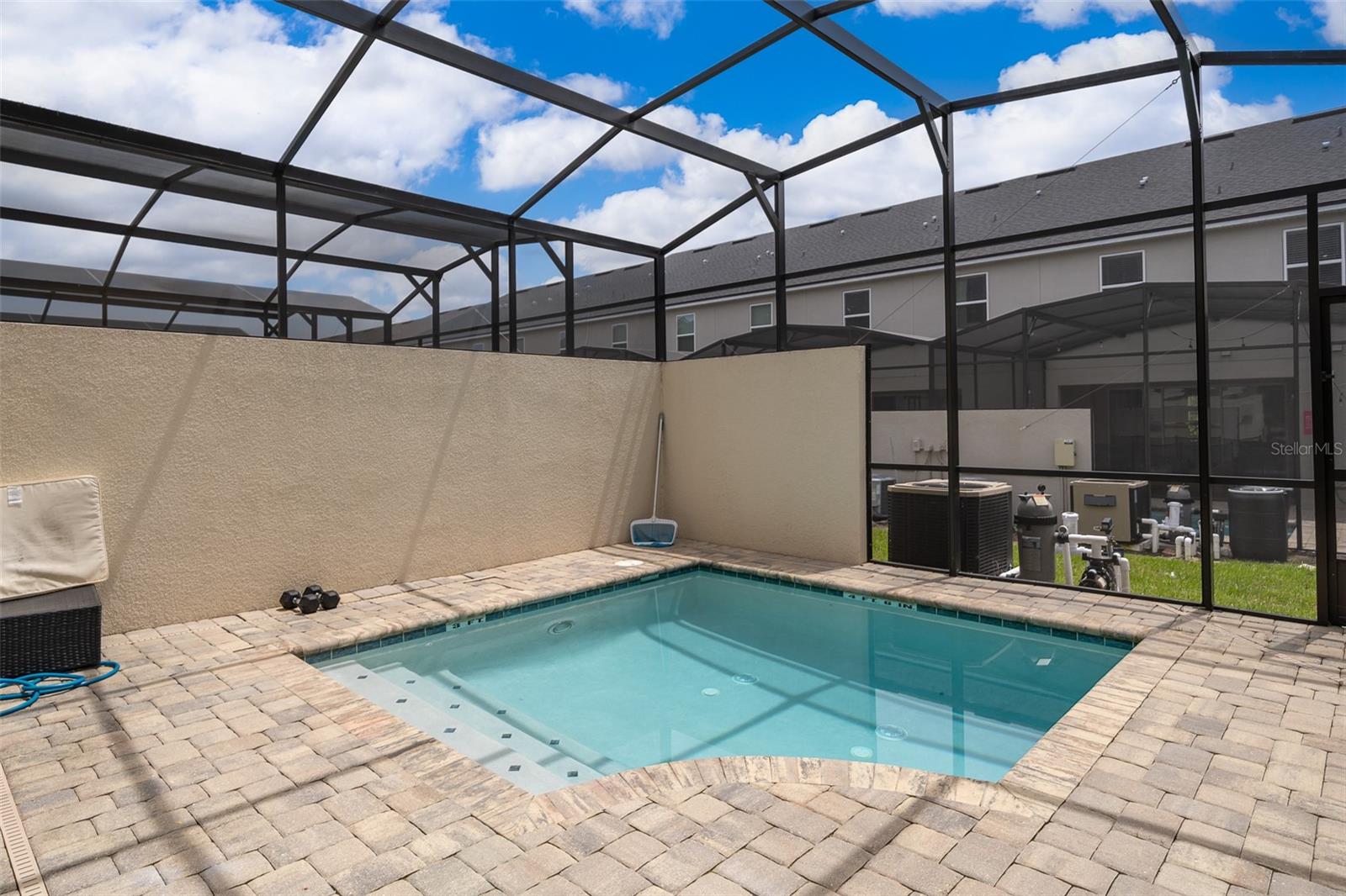1660 Tropical Palms Cir Property Photo 17