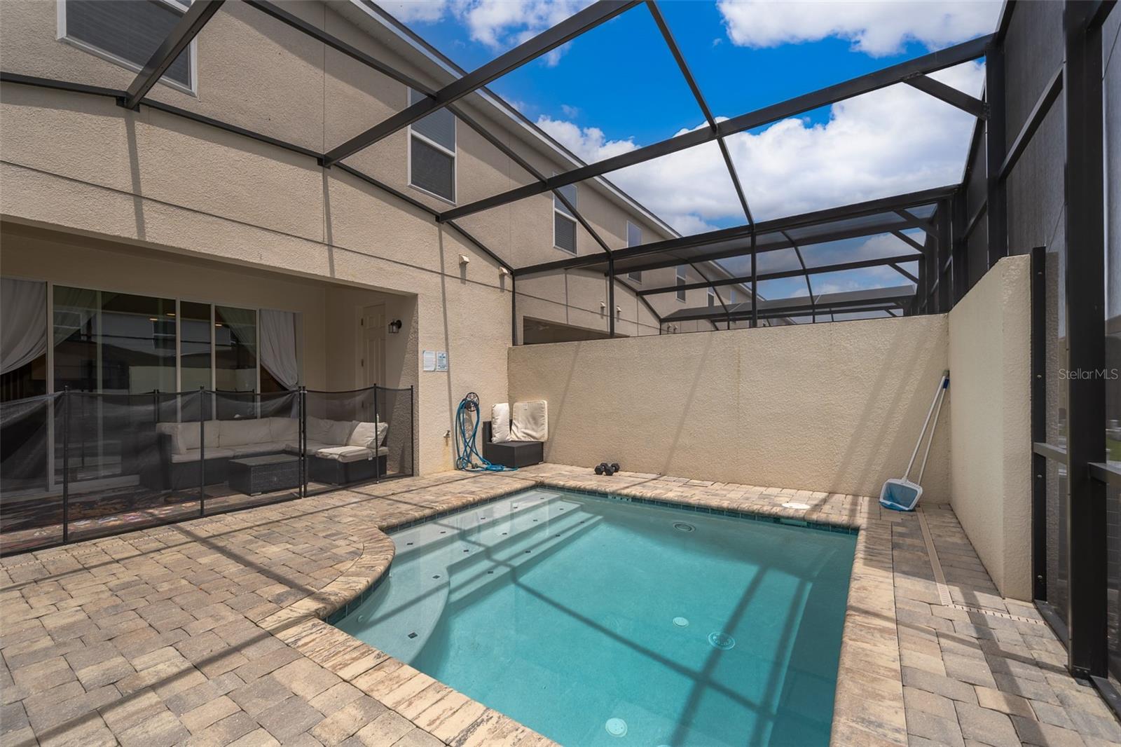 1660 Tropical Palms Cir Property Photo 18