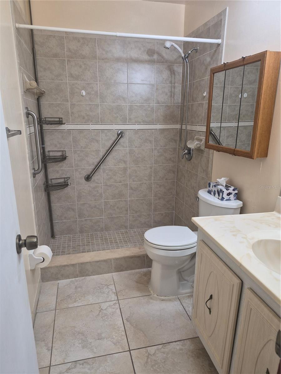 2806 N Powers Dr #8 Property Photo 9