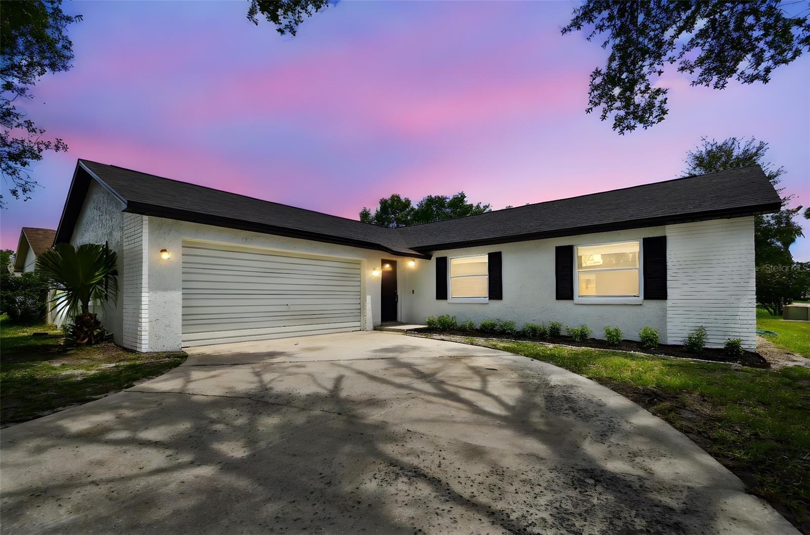 100 Woodfield Ct Property Photo 1