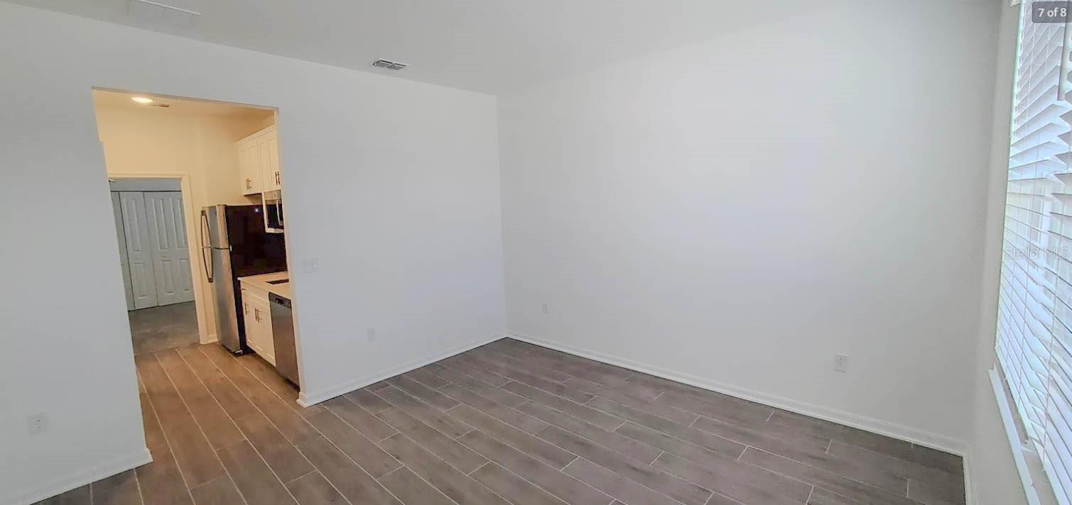 407 Three Oaks Dr Property Photo 5