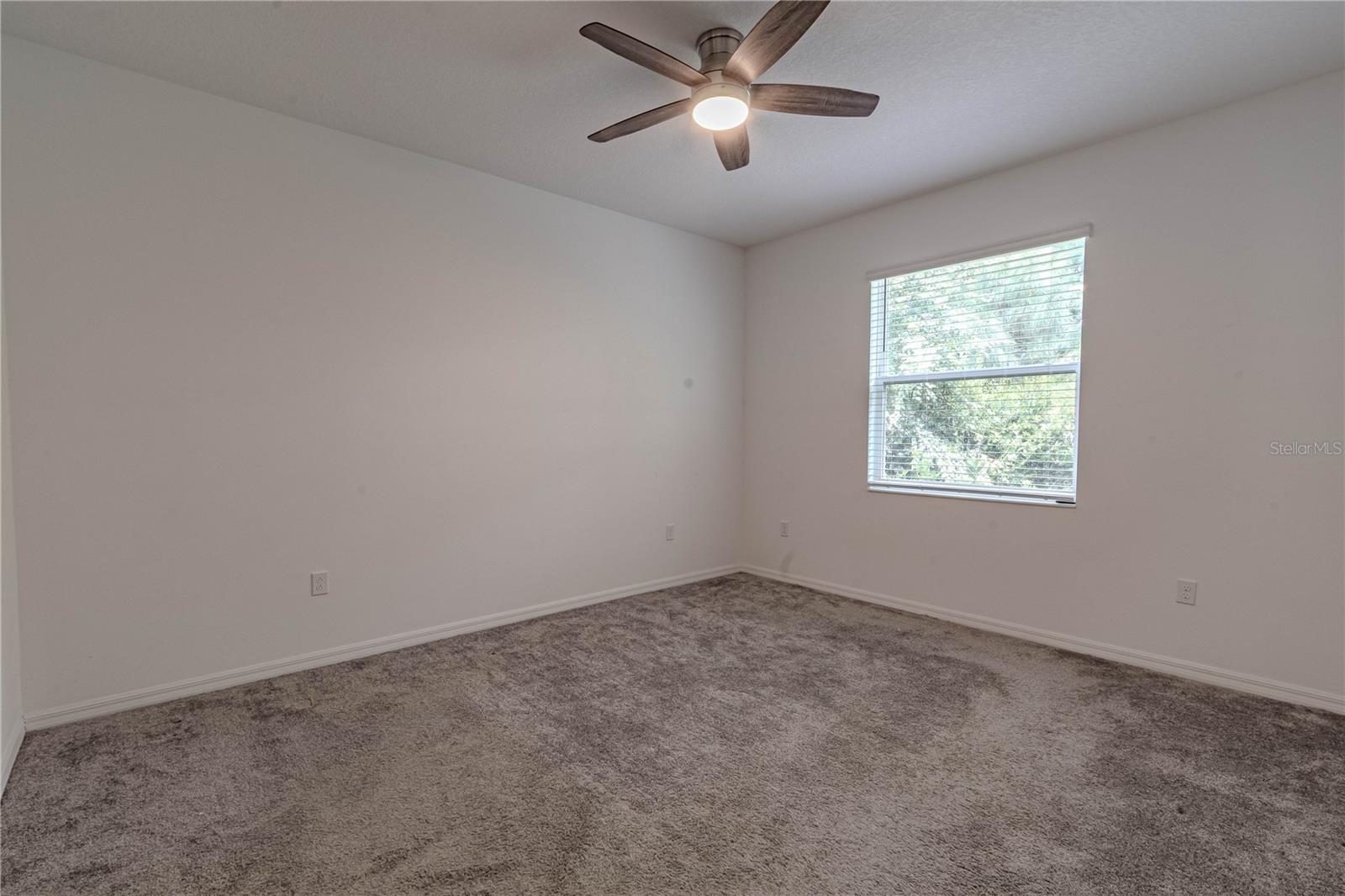 407 Three Oaks Dr Property Photo 12