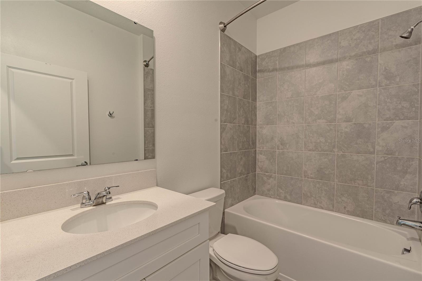 407 Three Oaks Dr Property Photo 34
