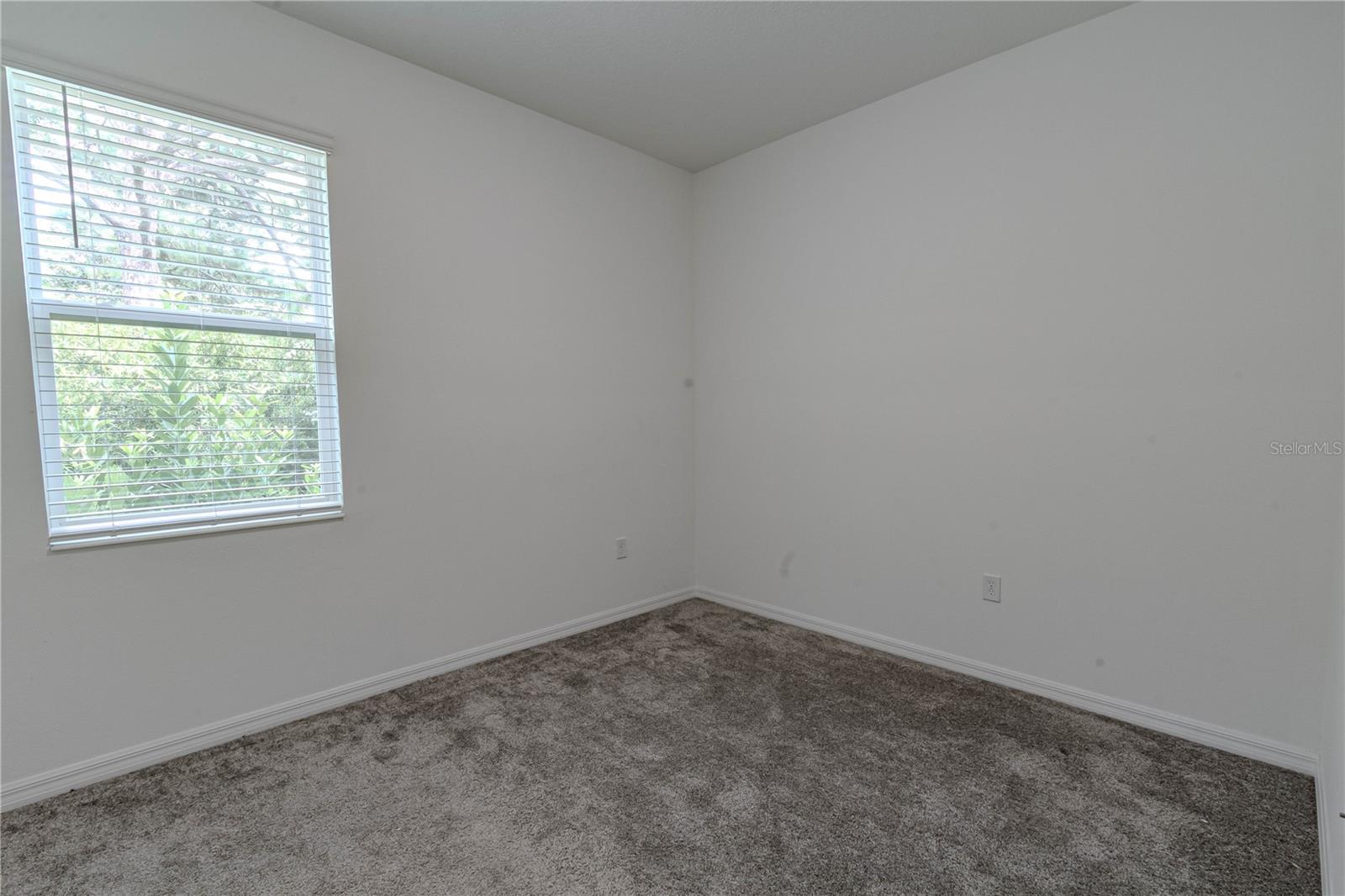 407 Three Oaks Dr Property Photo 35