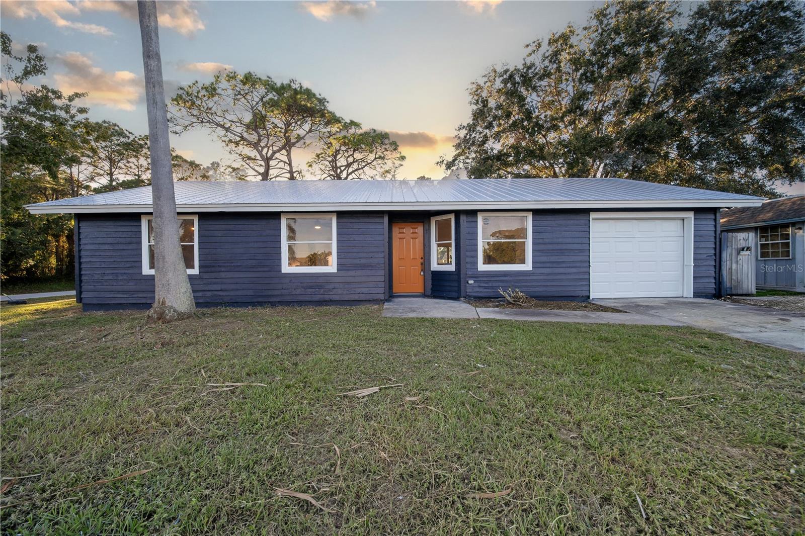 896 TALMADGE AVE SE