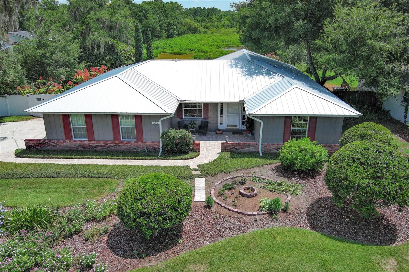 515 Devonshire Blvd Property Photo