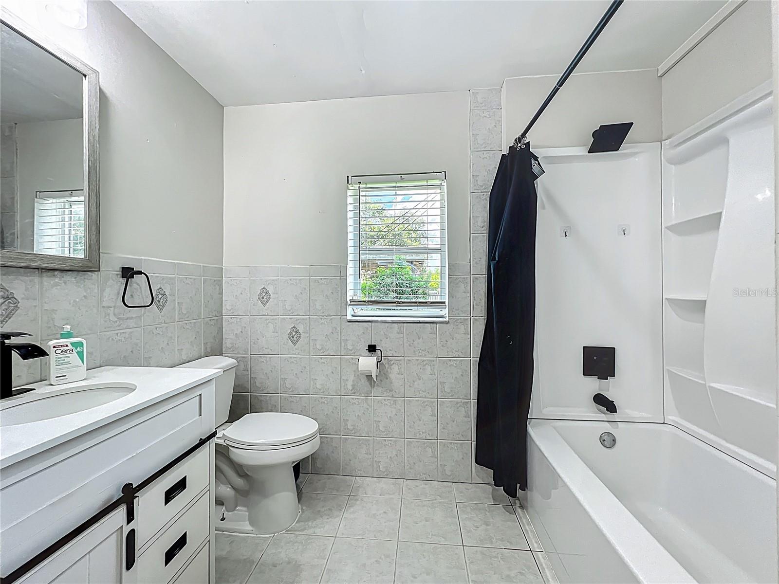 2542 S Palmetto Ave Property Photo 6