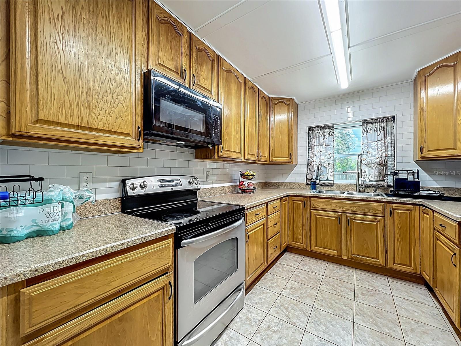 2542 S Palmetto Ave Property Photo 7
