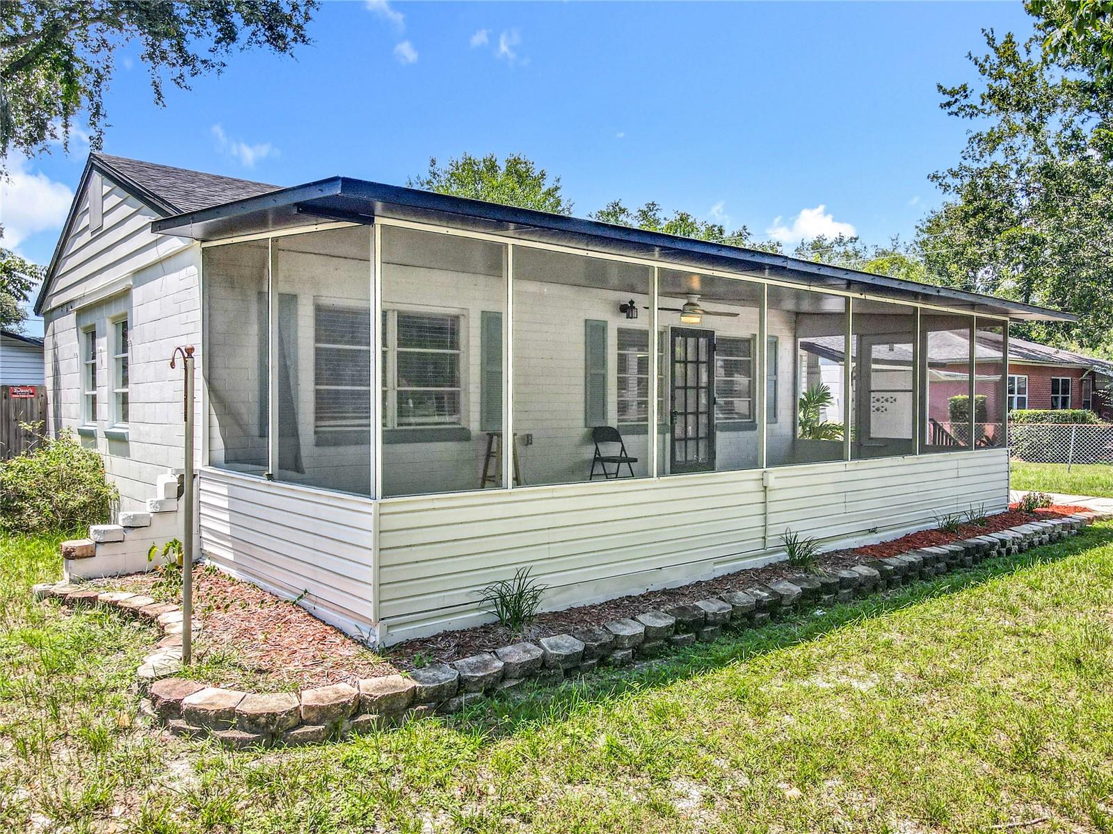 2542 S Palmetto Ave Property Photo 13