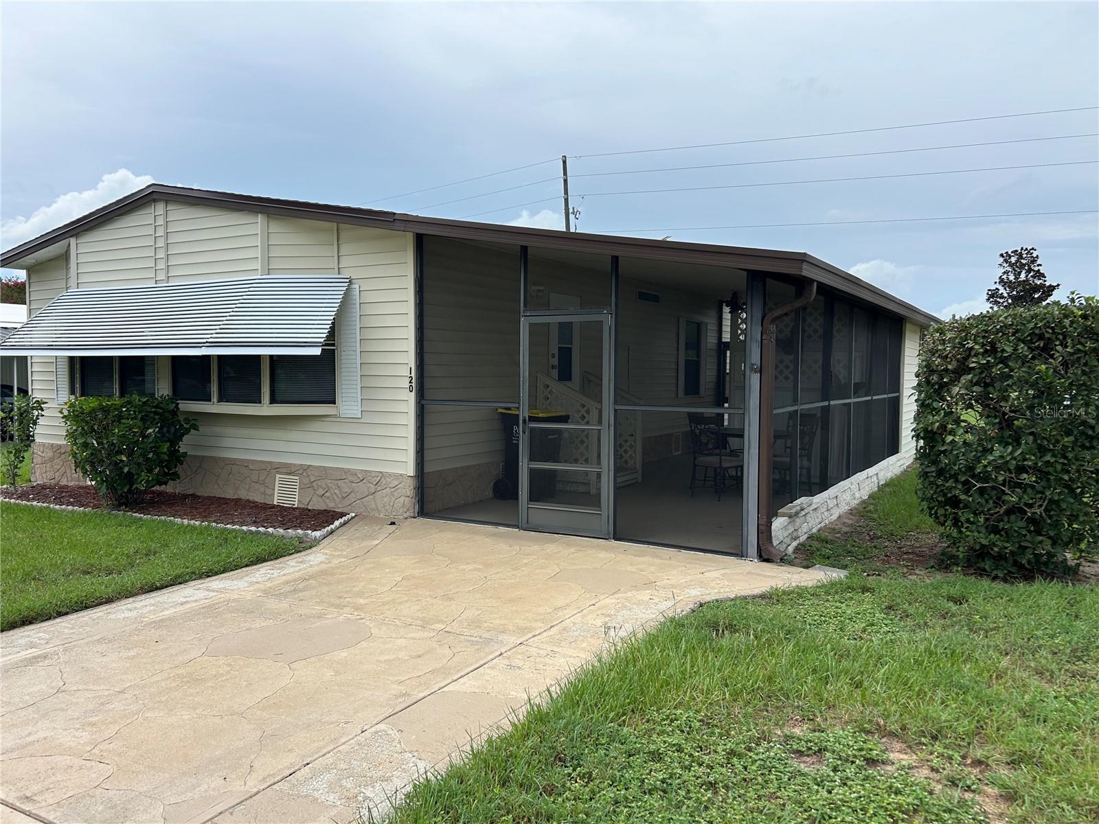 120 Kensington Park Dr Property Photo 2