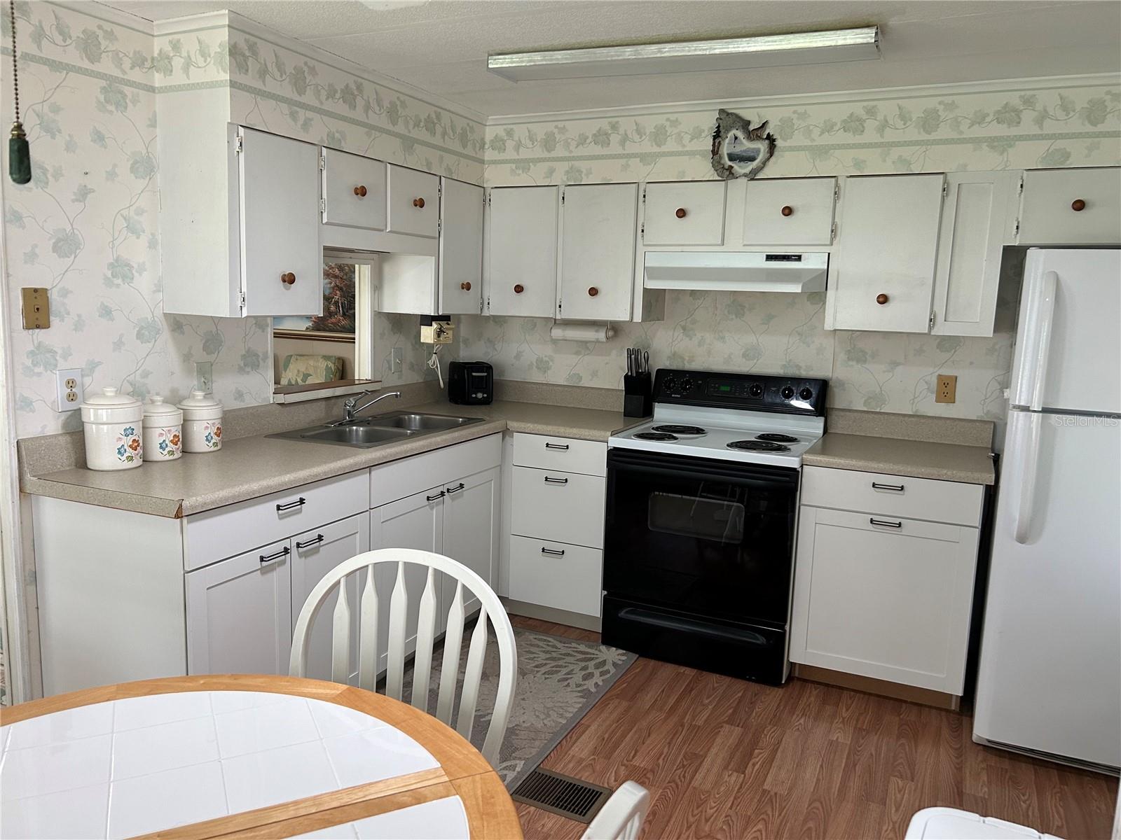 120 Kensington Park Dr Property Photo 7