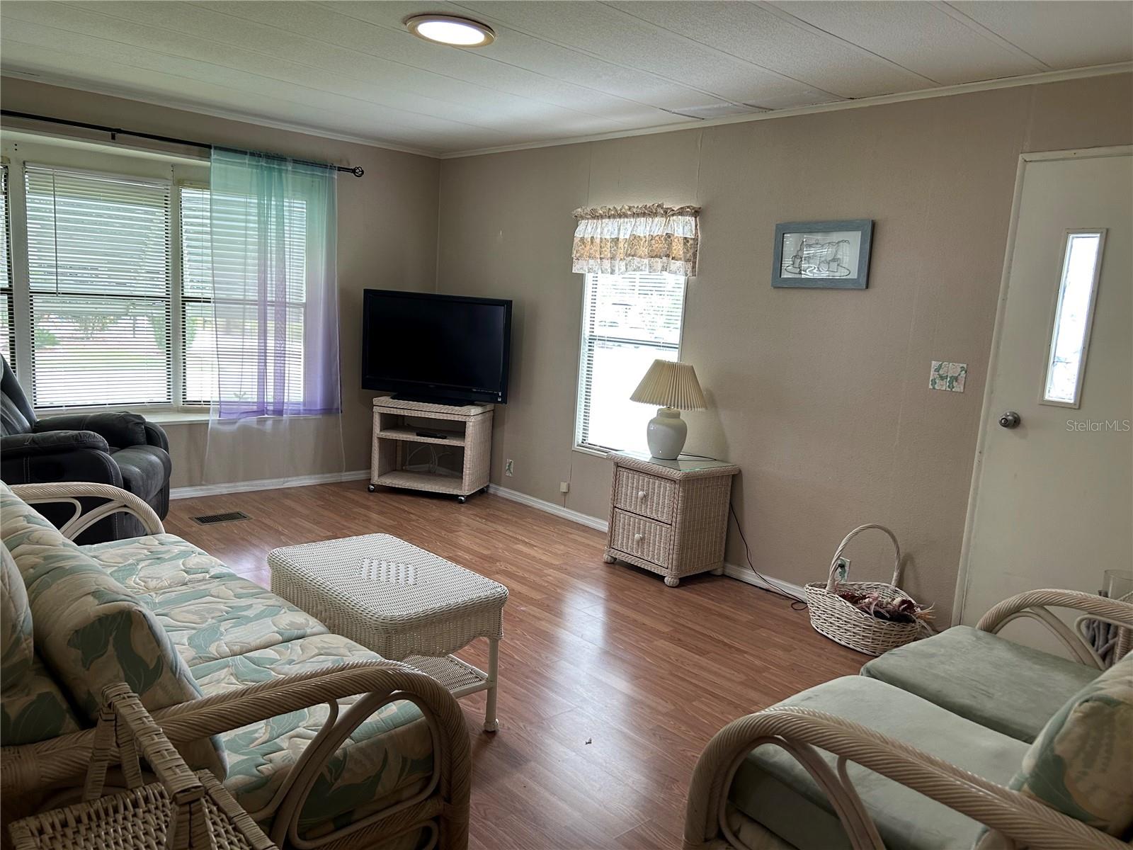 120 Kensington Park Dr Property Photo 12