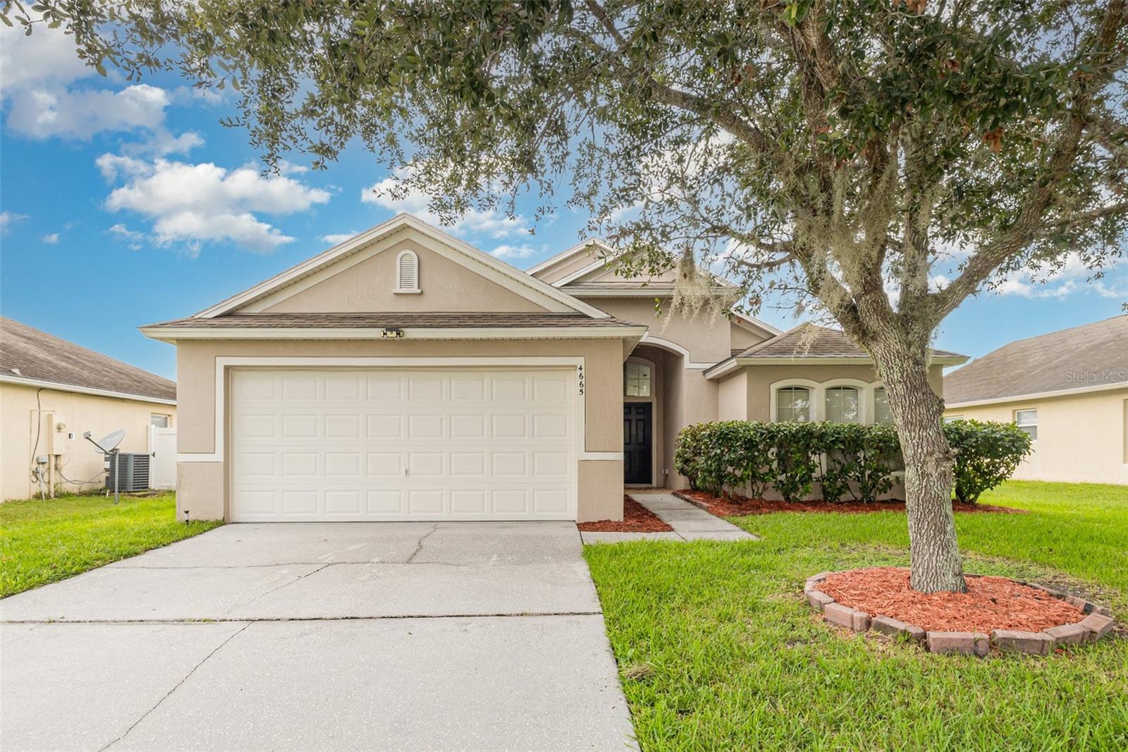 4665 Doral Park Ave Property Photo