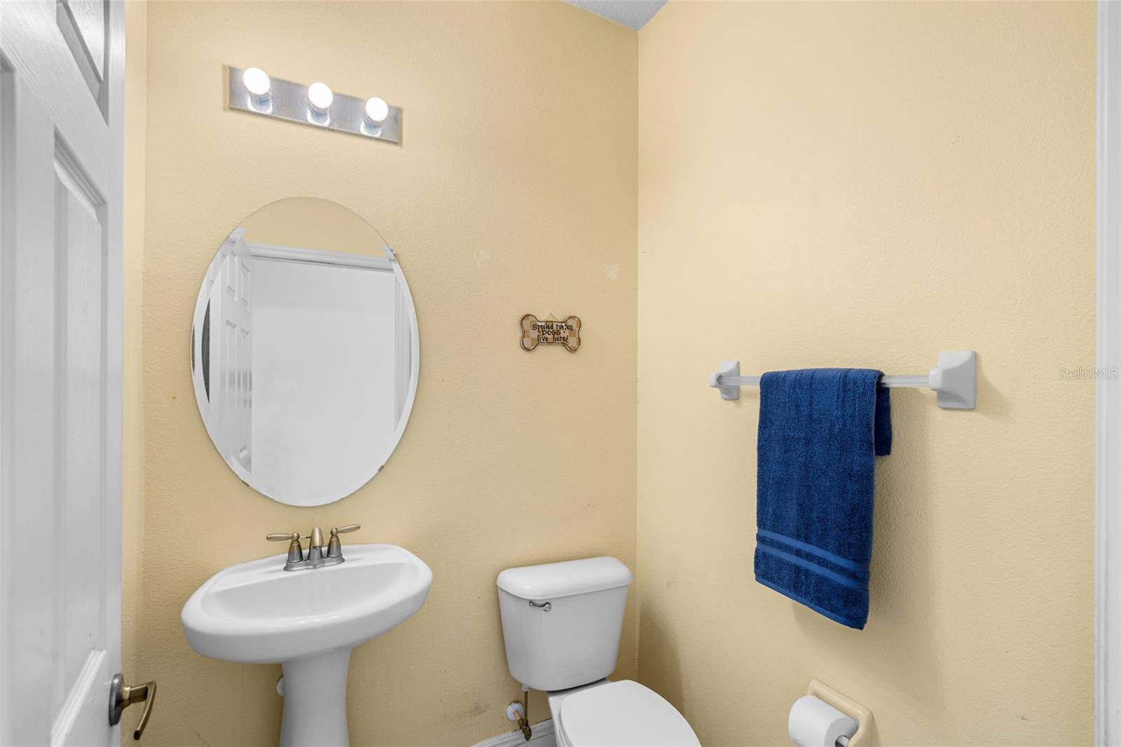 668 Pensacola Ln Property Photo 3