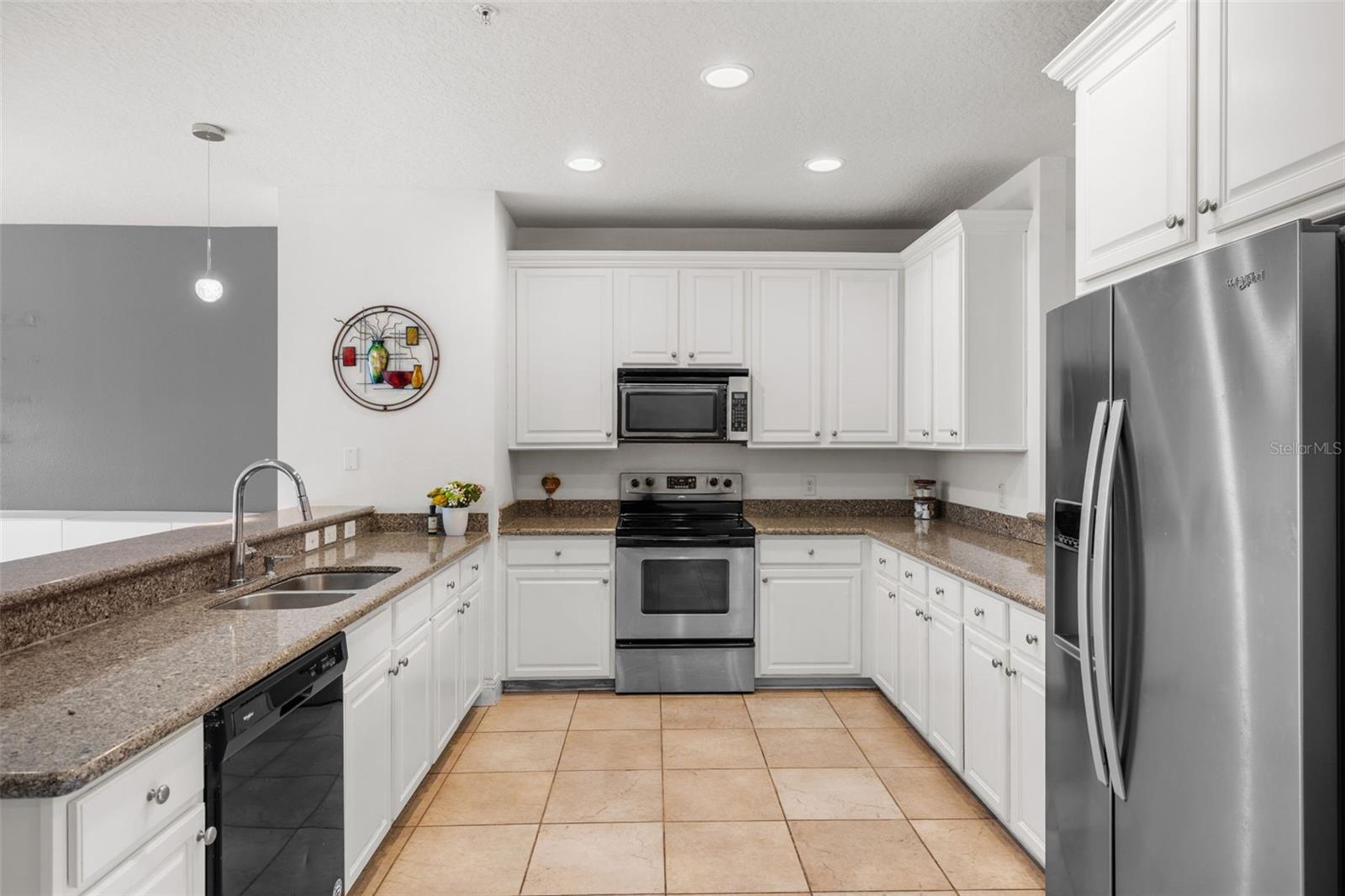 668 Pensacola Ln Property Photo 6
