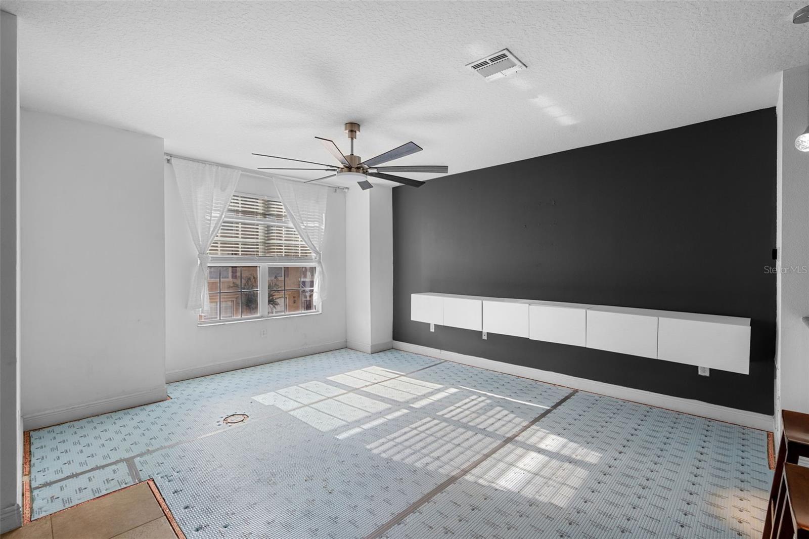 668 Pensacola Ln Property Photo 9