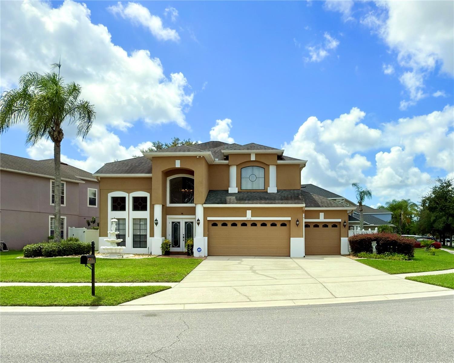 1713 Oak Grove Chase Dr Property Photo 1