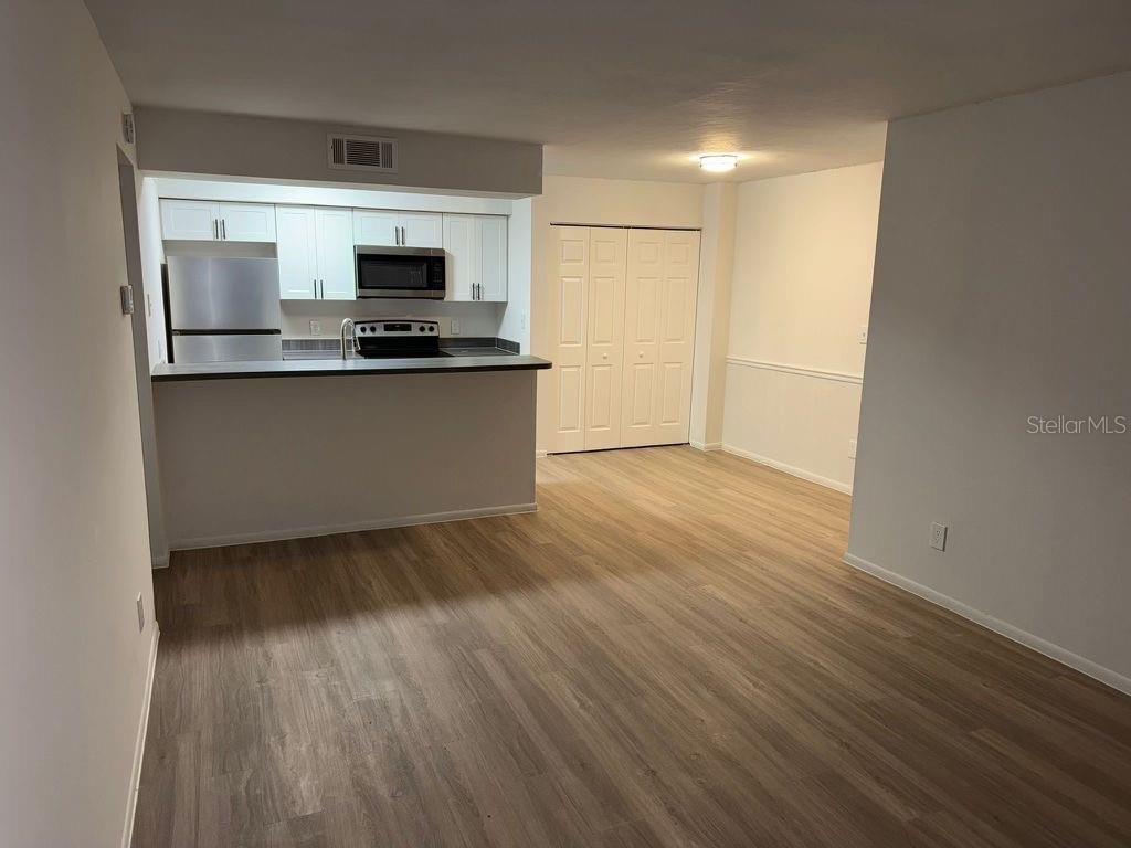 5313 Summerlin Rd #1302 Property Photo 2