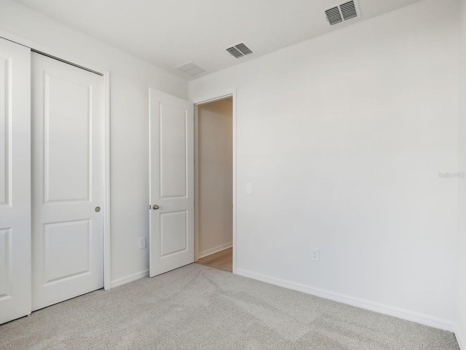 13315 Shellmore Ave Property Photo 6