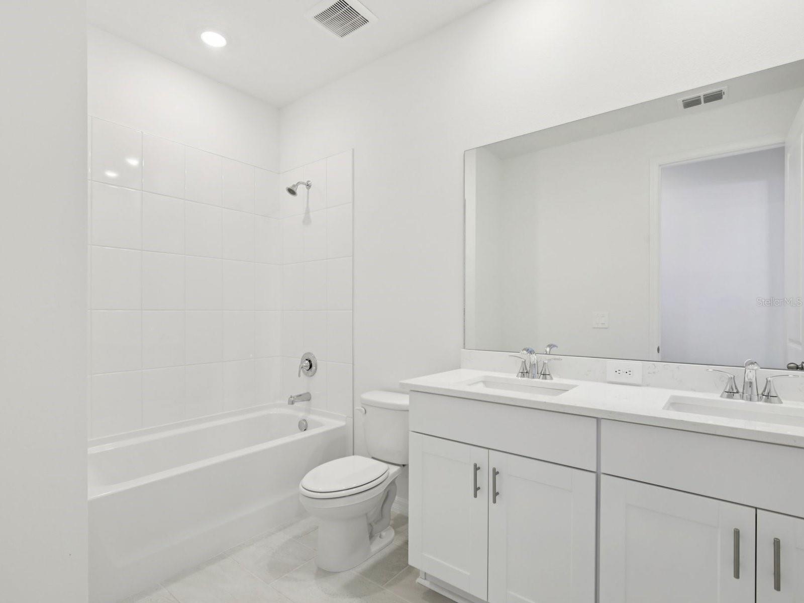 13315 Shellmore Ave Property Photo 7