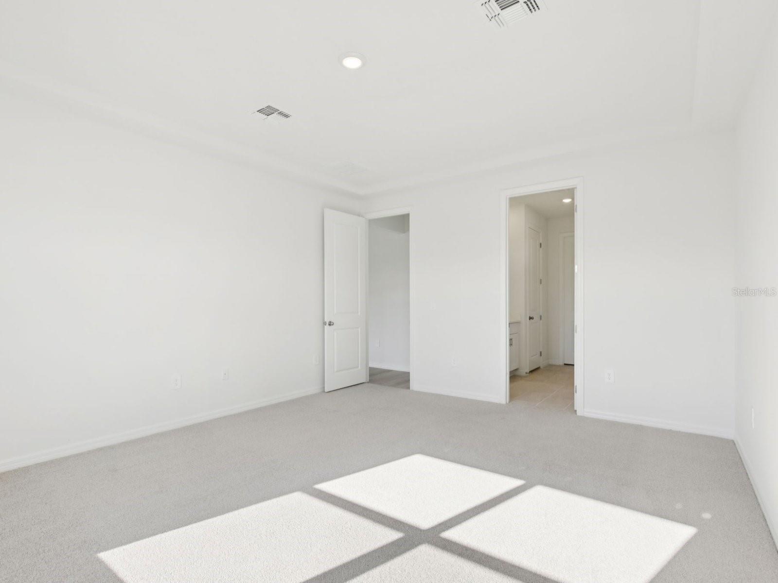 13315 Shellmore Ave Property Photo 11