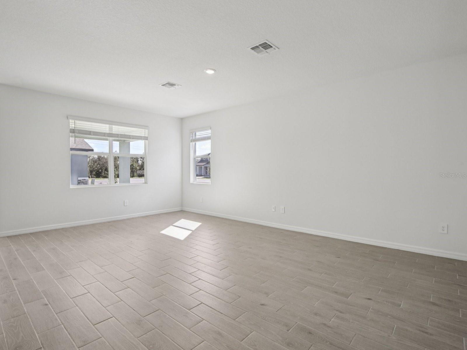 13310 Shellmore Ave Property Photo 6