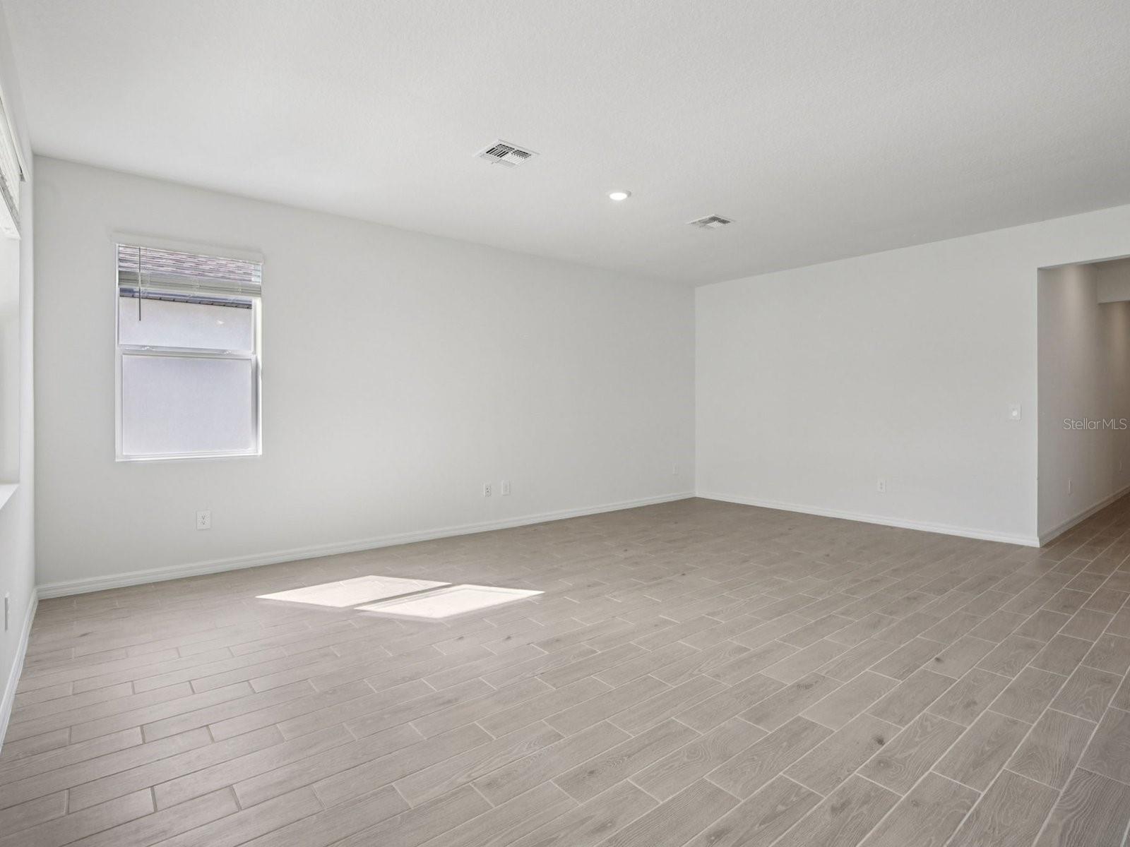 13310 Shellmore Ave Property Photo 7