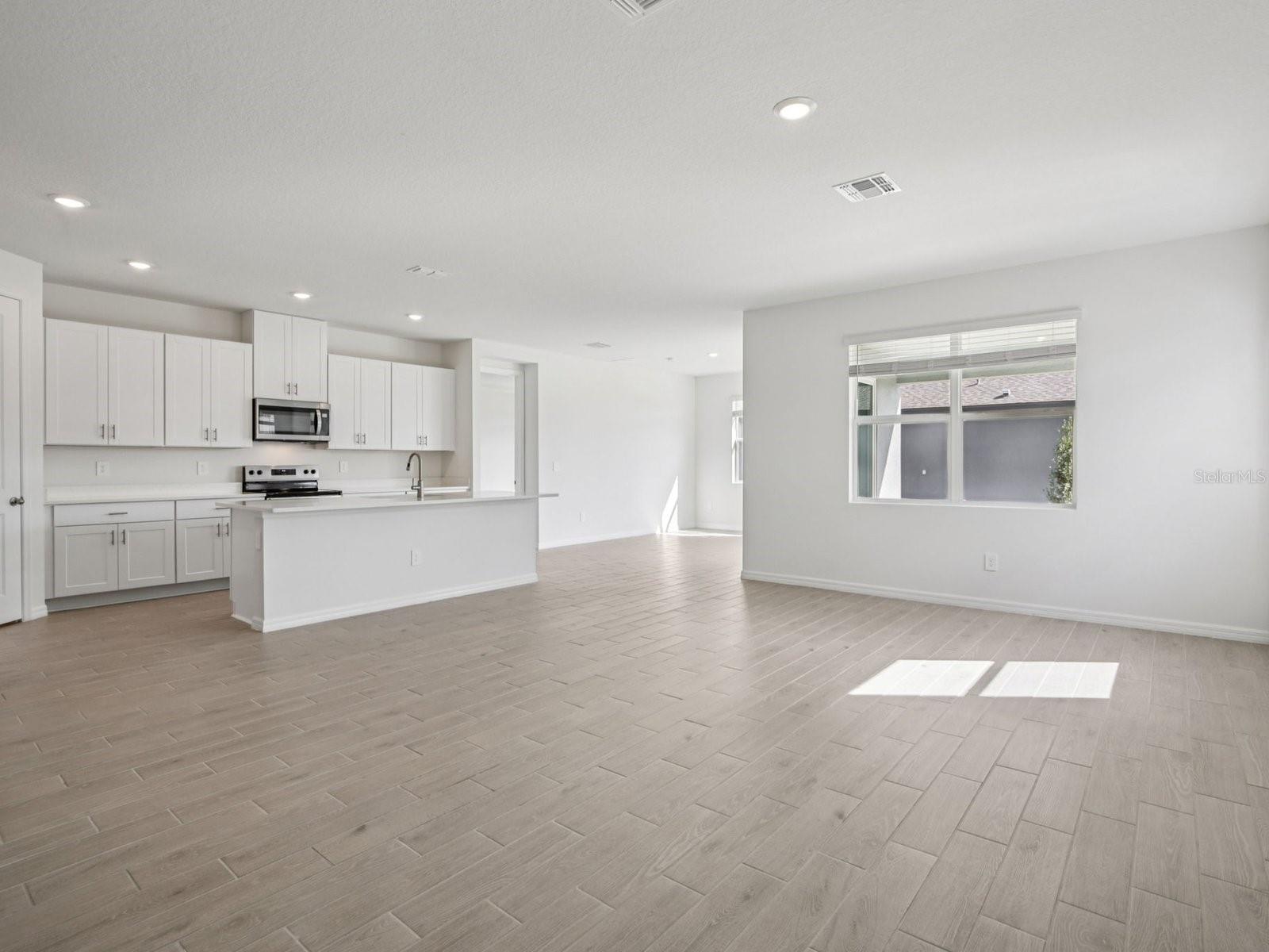 13310 Shellmore Ave Property Photo 11