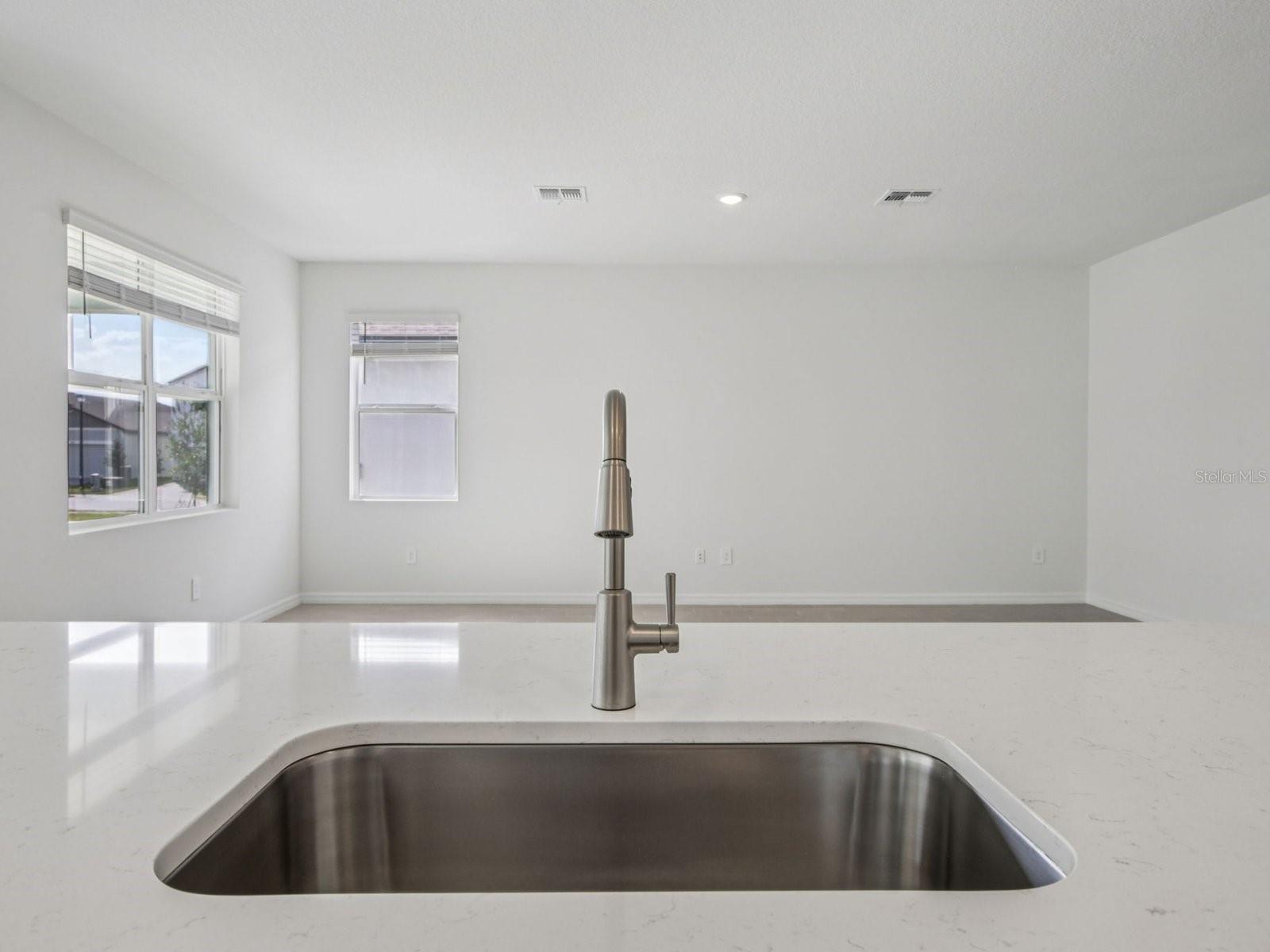 13310 Shellmore Ave Property Photo 14