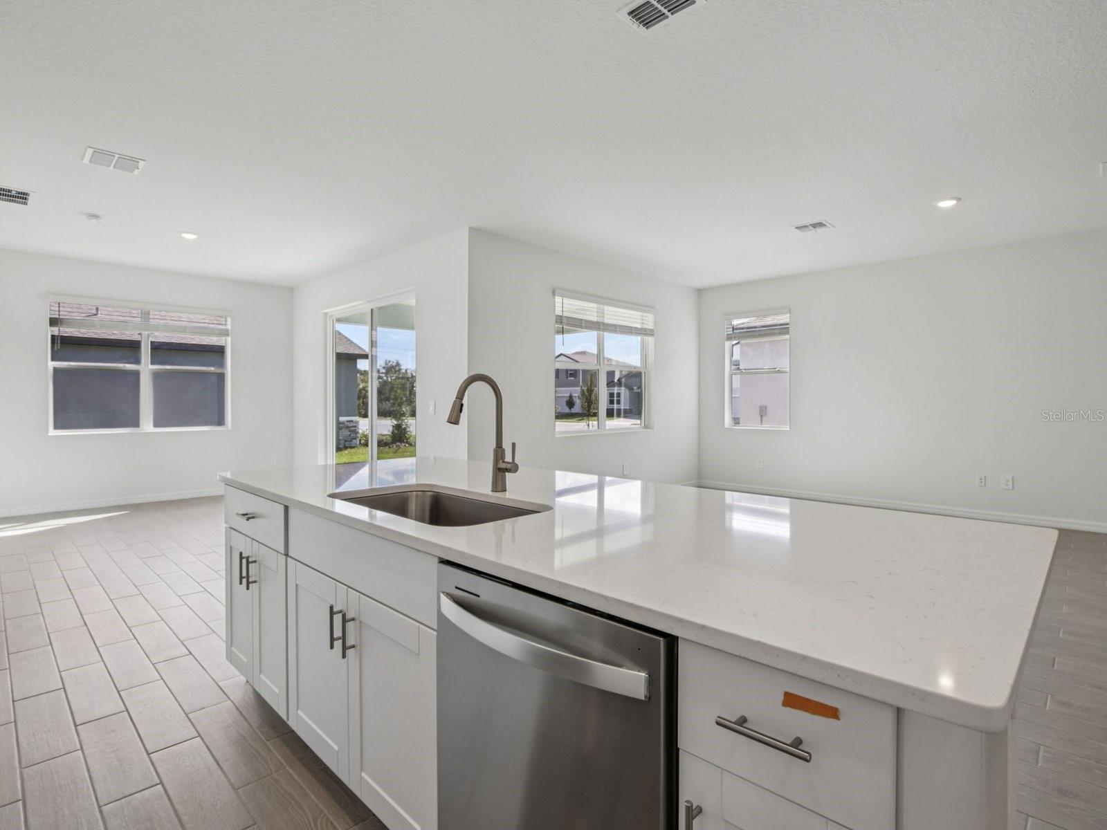 13310 Shellmore Ave Property Photo 17